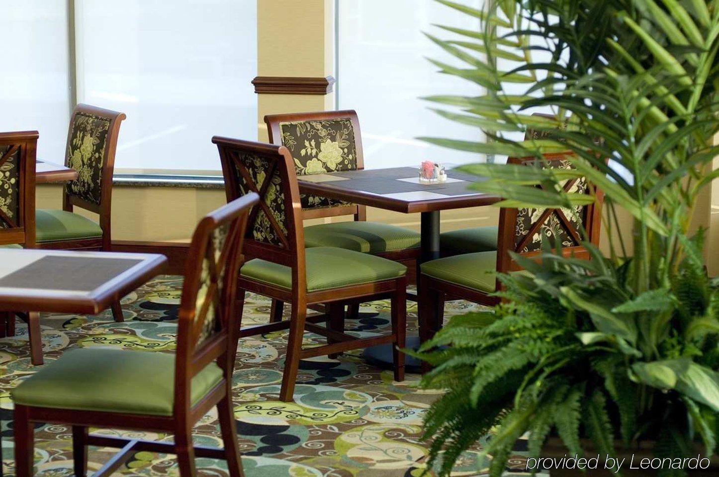 Hilton Garden Inn Евансвил Ресторант снимка